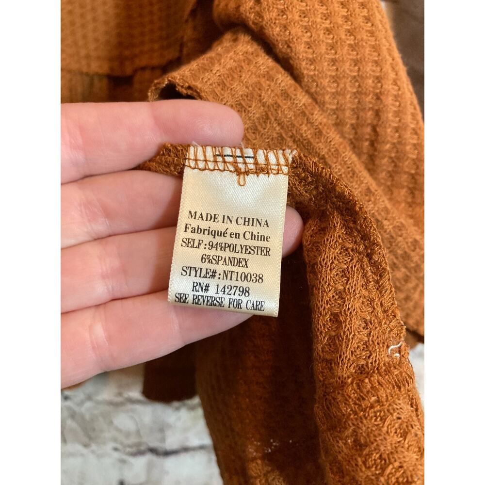 New In Lagenlook Top Womens Medium Rust Brown Waffle Ruffle Hem Thermal Boho - Picture 11 of 12